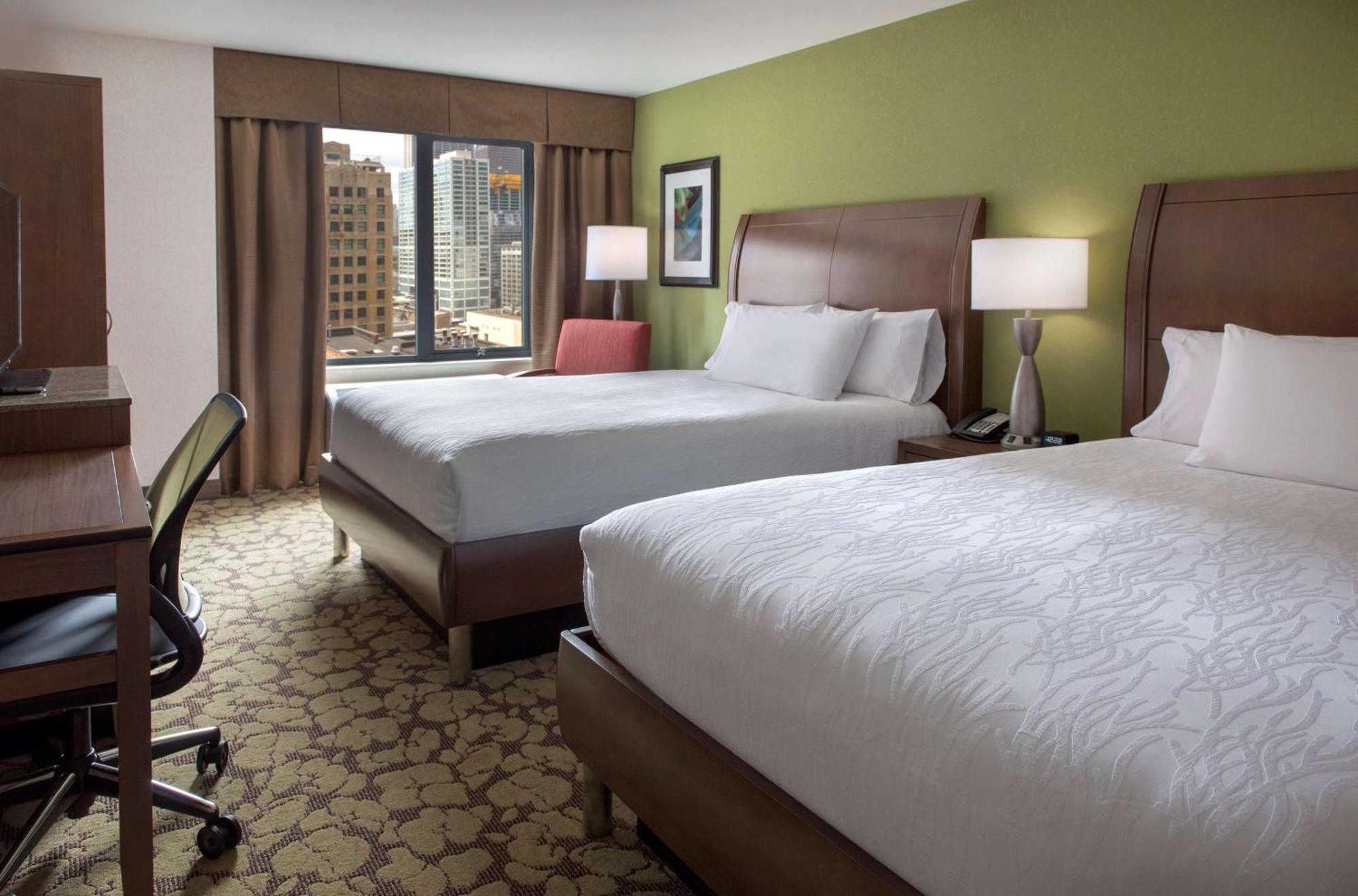 Hilton Garden Inn Chicago Downtown Riverwalk Экстерьер фото