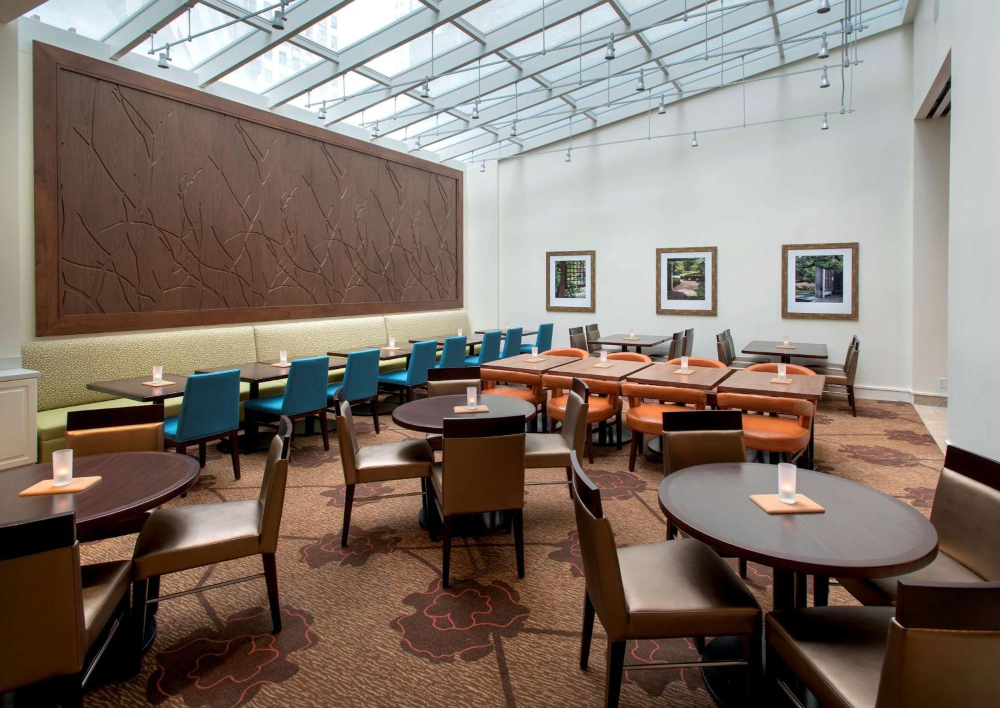 Hilton Garden Inn Chicago Downtown Riverwalk Экстерьер фото